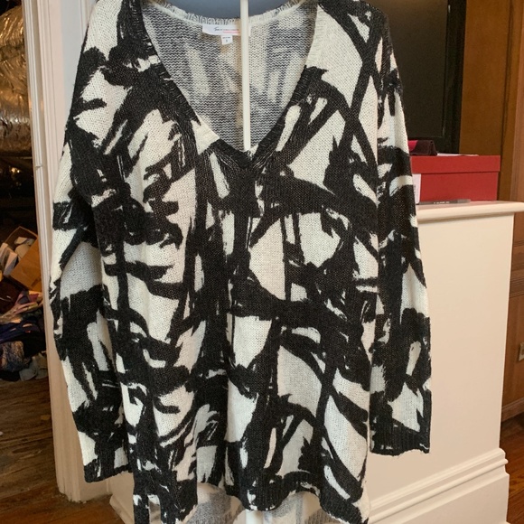 Tara by Vince Canute brushed‎ acrylic sweater. Wirnnonce - Picture 1 of 4